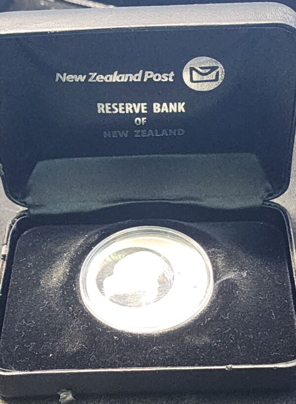 1oz silver NZ Icons Kiwi 2011