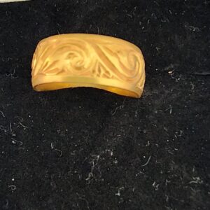 18 ct yellow gold ring