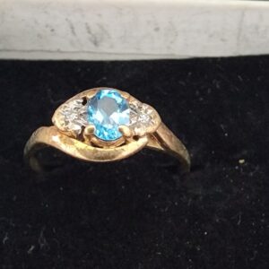 18ct fine yellow gold and topaz ring