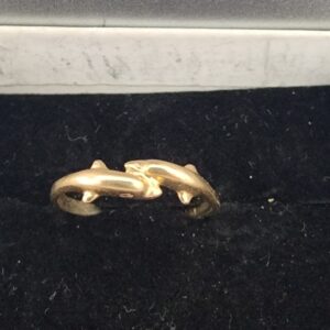 9ct yellow gold dolphin ring