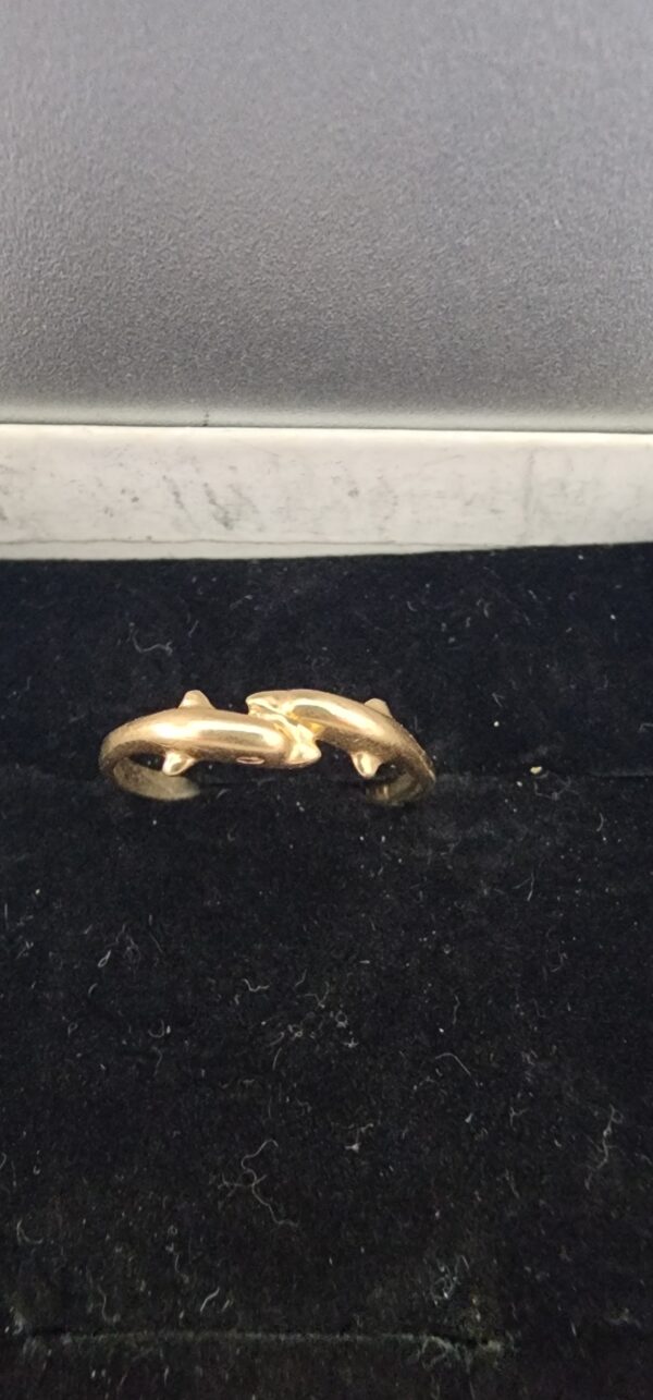 9ct yellow gold dolphin ring
